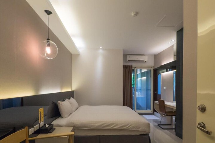 Room 11 of 52