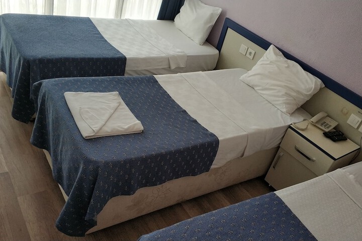 Room 13 of 39