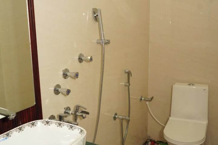Room 15 of 24