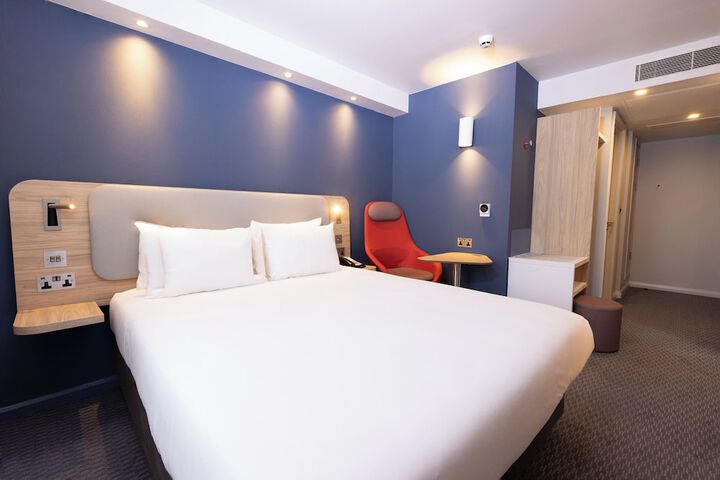 Room 13 of 61