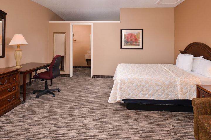 Room 13 of 35