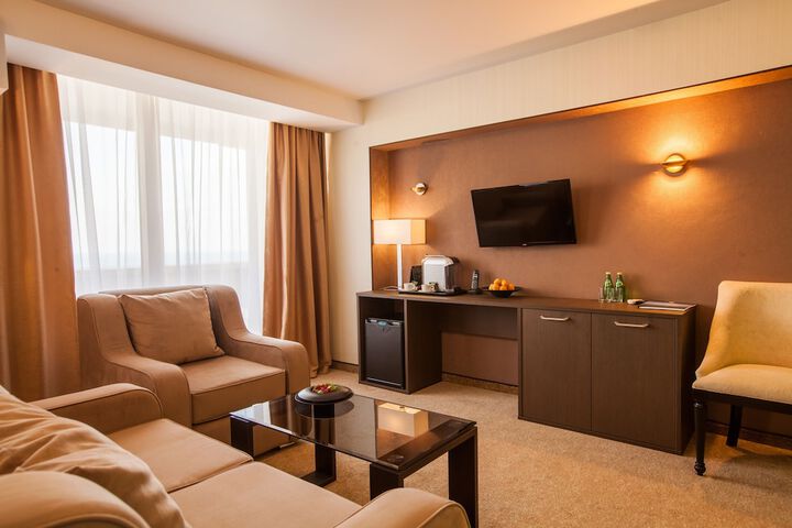 Room 9 of 121