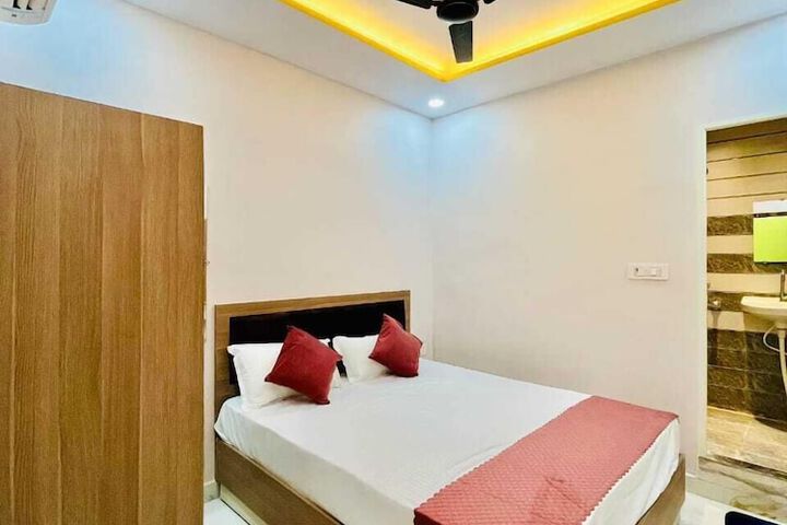 Room 8 of 22