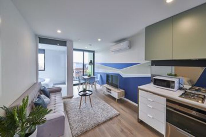 Room 9 of 14