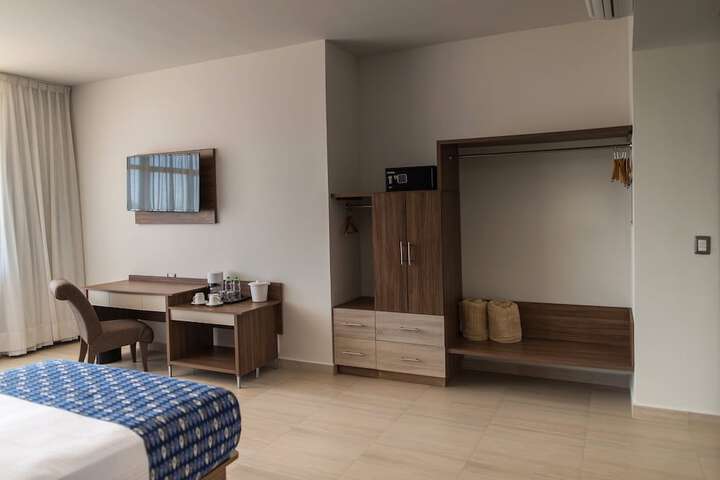 Room 19 of 39
