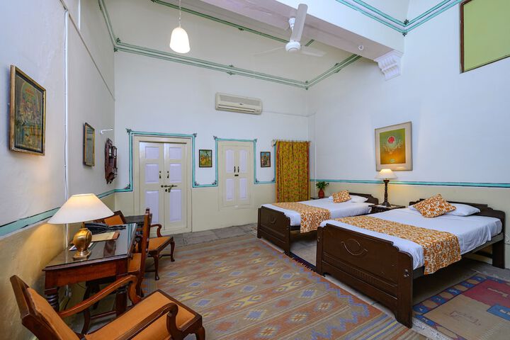 Room 13 of 46