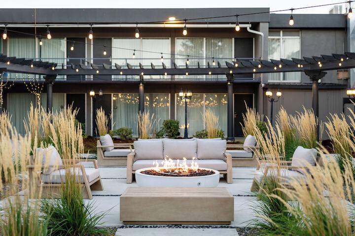 Hotel Exterior 121 of 139