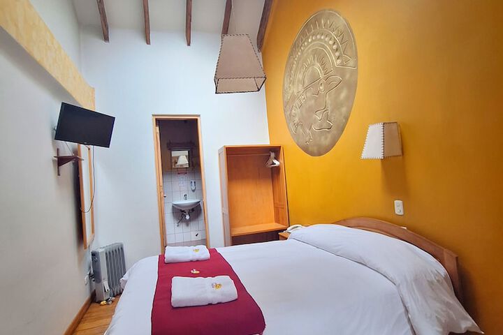 Room 4 of 32