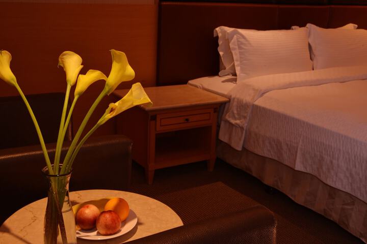 Room 7 of 48
