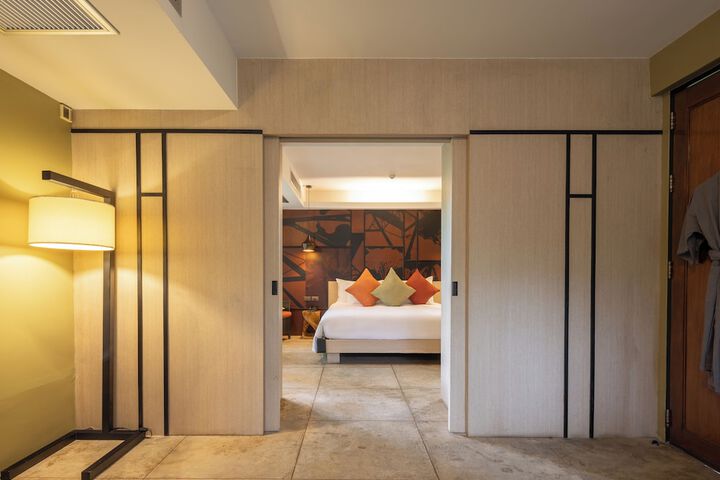 Room 17 of 87