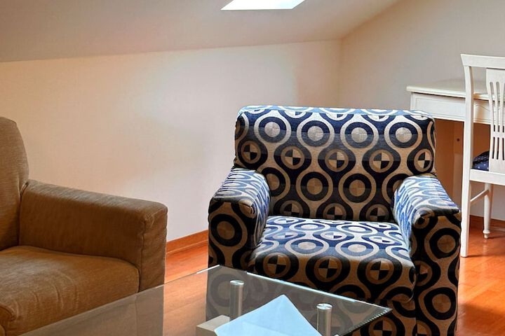 Room 15 of 193