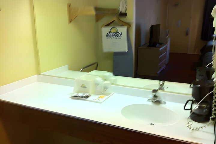 Bathroom sink