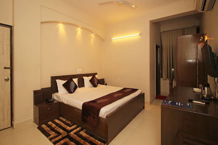 Room 4 of 14
