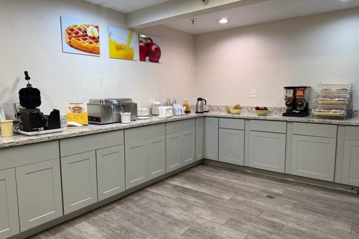 Breakfast area