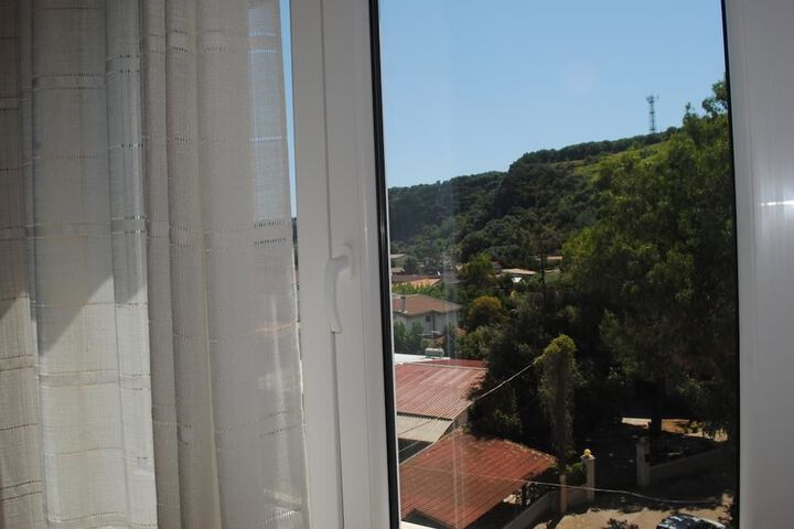 Room 8 of 38