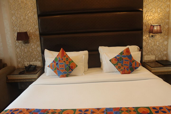 Room 6 of 19