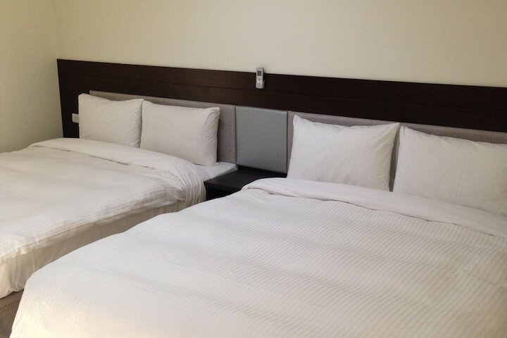 Room 3 of 11