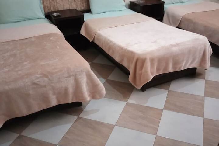 Room 9 of 25