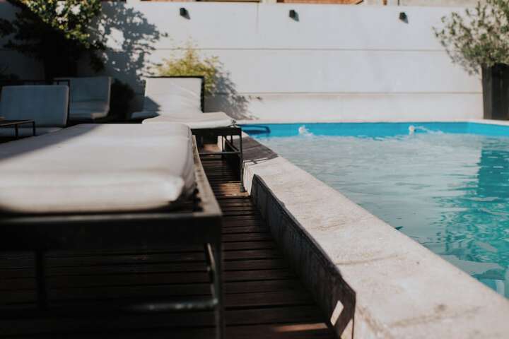 Pool 33 of 77