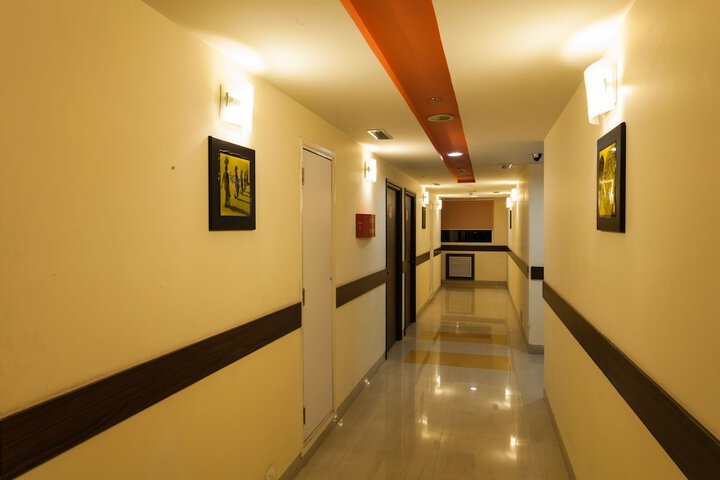 Ballroom/Hall 49 of 52