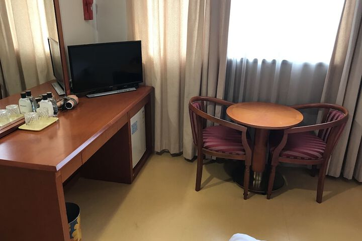 Room 18 of 33