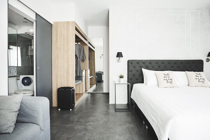 Room 8 of 71