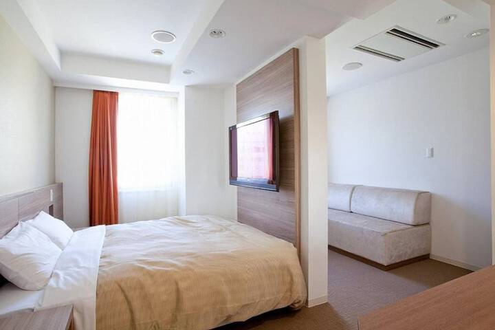 Room 17 of 75