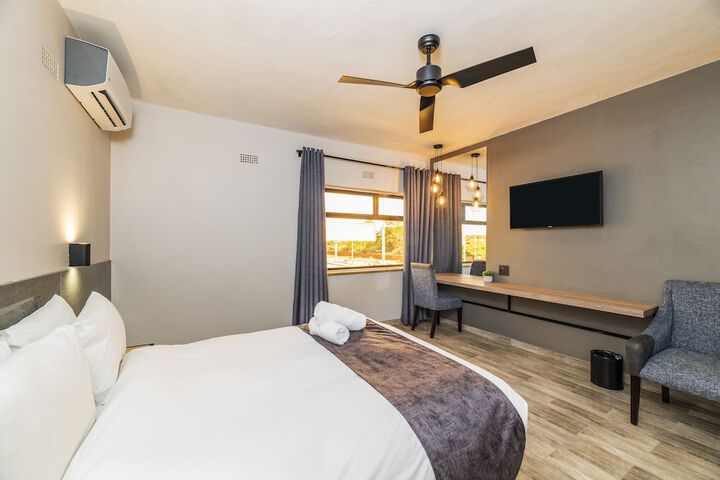 Room 10 of 26