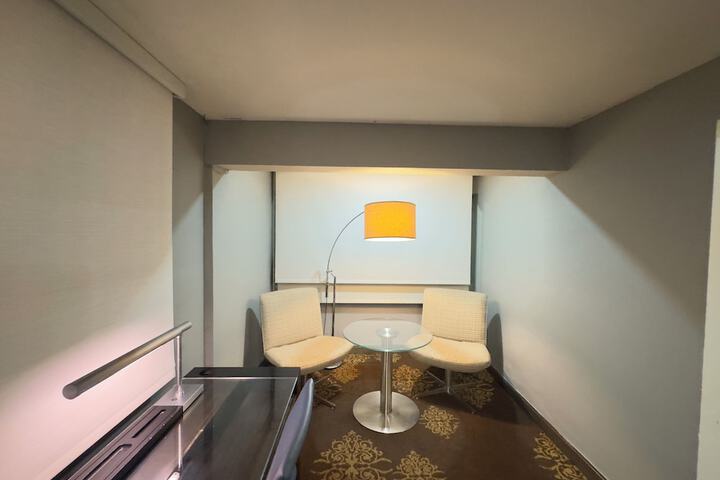 Room 10 of 11