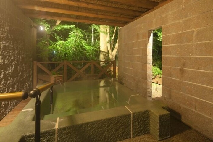 Spa 64 of 75