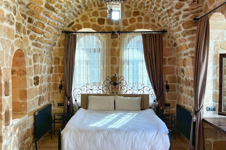 Room 8 of 59