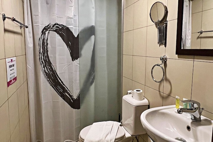 Room 104 of 114