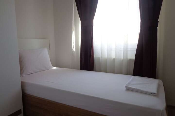 Room 12 of 35