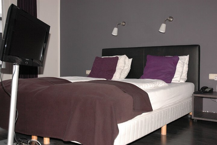 Room 12 of 70