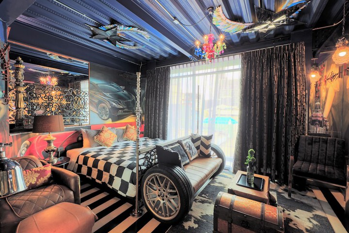 Room 27 of 91