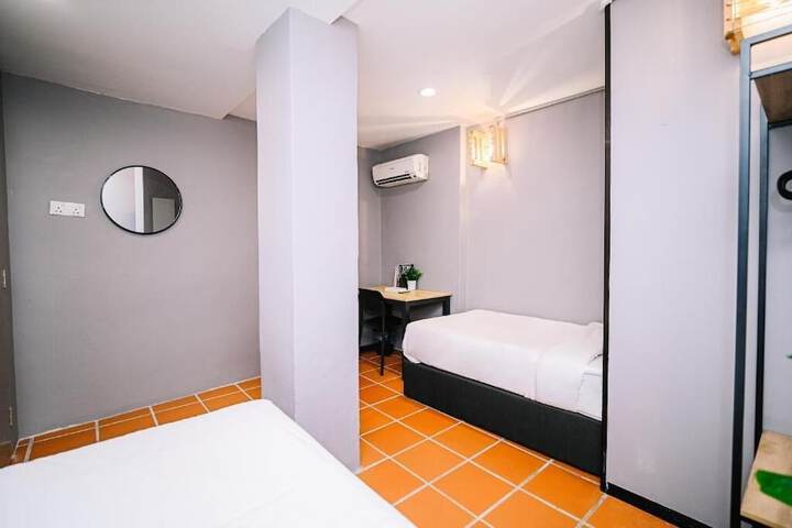 Room 20 of 31