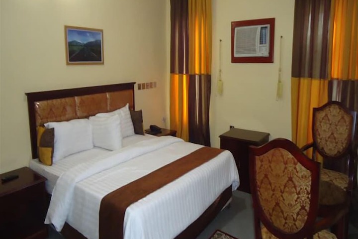 Room 5 of 64