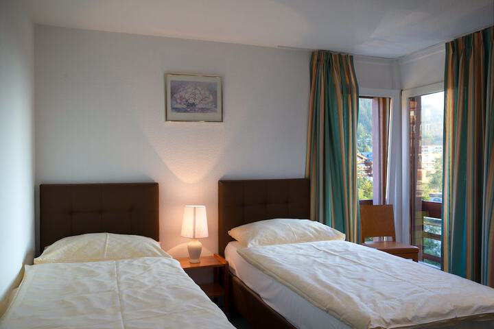 Room 10 of 87