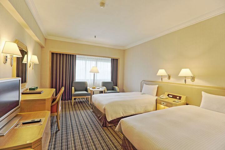 Room 4 of 74