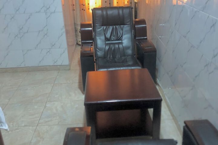 Room 4 of 19