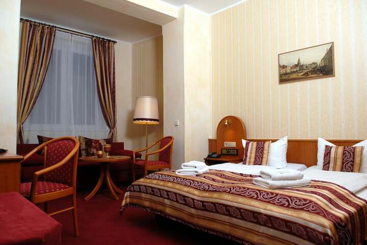 Room 6 of 26