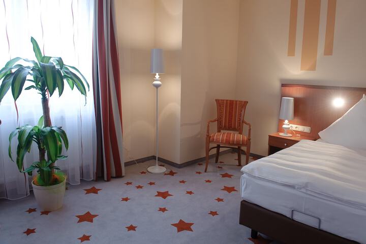 Room 6 of 68