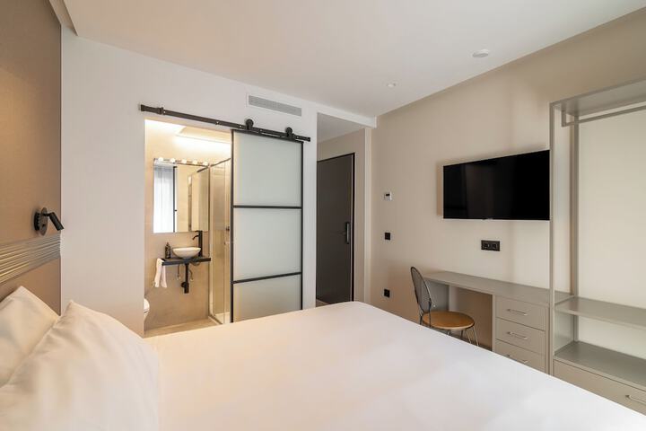 Room 6 of 23