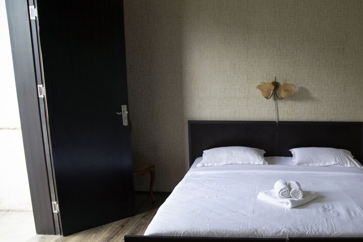 Room 12 of 42