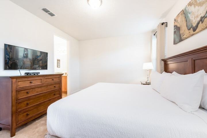 Room 9 of 31