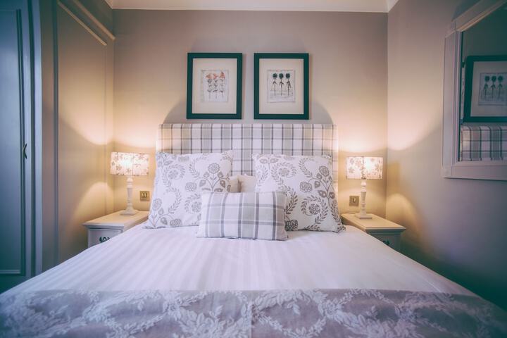 Room 18 of 118