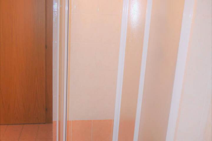 Room 120 of 201