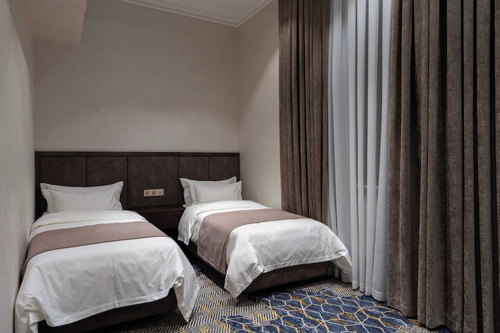 Room 40 of 114