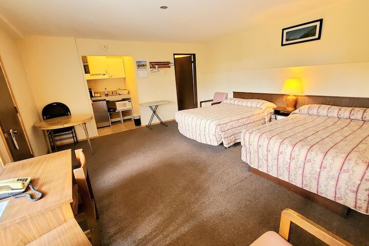 Room 4 of 28