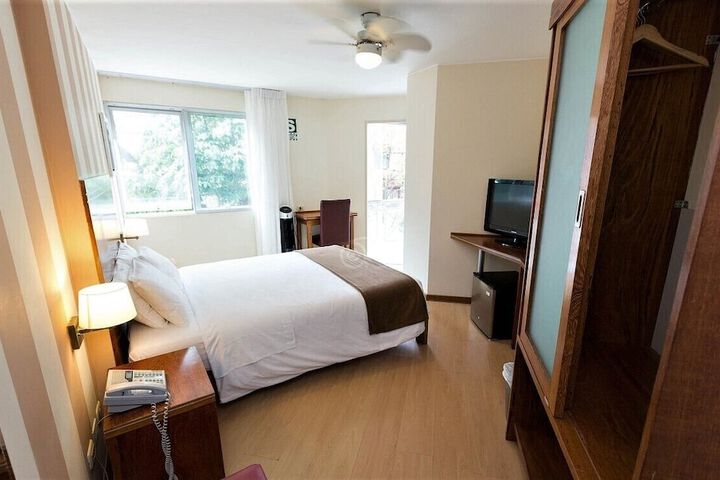 Room 8 of 38